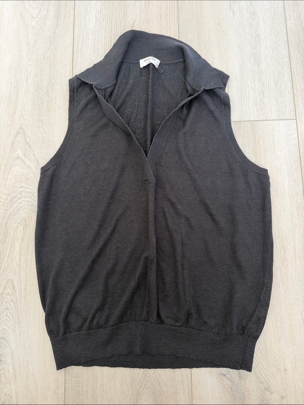 Aritzia Babaton Black Sleeveless Collared Knit Sweater Vest Top M